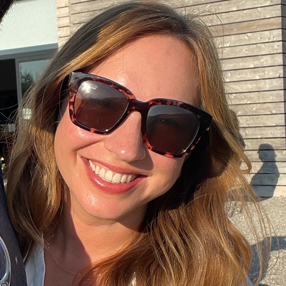 Meet your Posher, Sara